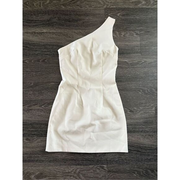 NWOT Miscreants London Ivory One Shoulder Cupid Mini Dress Size UK 6 US 2 - Picture 1 of 6
